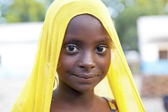 Tchad, girl with yellow scarf