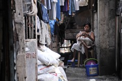 Manila, woman in slum