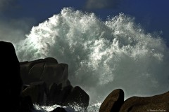 Sardinia, big wave and rocks